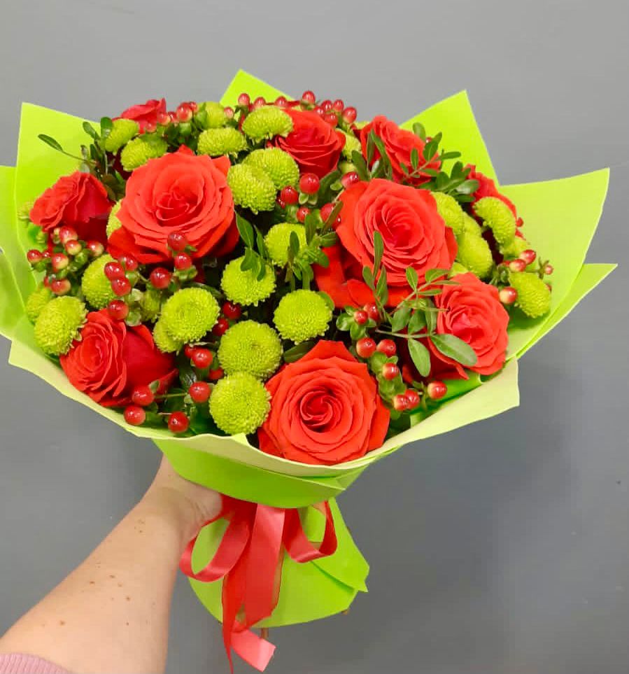 Букет цветов из: Хризантемы и Розы в Беловское