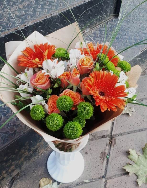 Букет цветов из: Герберы, Хризантемы, Альстромерии и Розы в Беловское