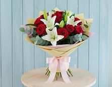 Букет цветов из:  Лилии и Розы в Беловское
