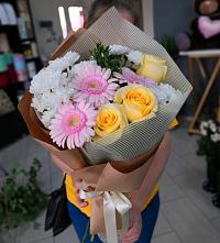 Букет цветов из:  Герберы, Розы и Хризантемы в Беловское