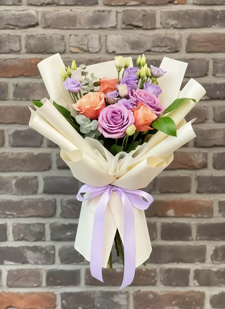 Букет цветов из: Лизиантусы и Розы в Беловское