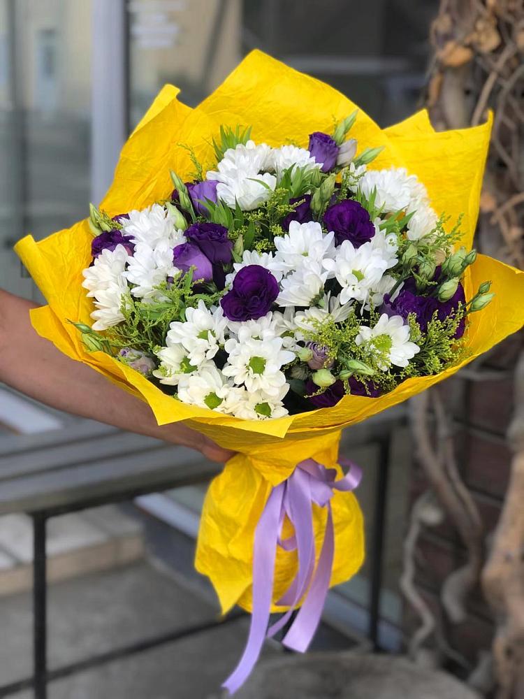 Букет цветов из: Ирисы, Хризантемы и Ромашки в Беловское