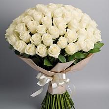 Букет 101 беля роза Белоснежка в Беловское