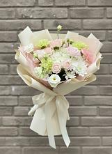 Букет цветов из:  Гвоздики, Розы, Лизиантусы и Хризантемы в Беловское