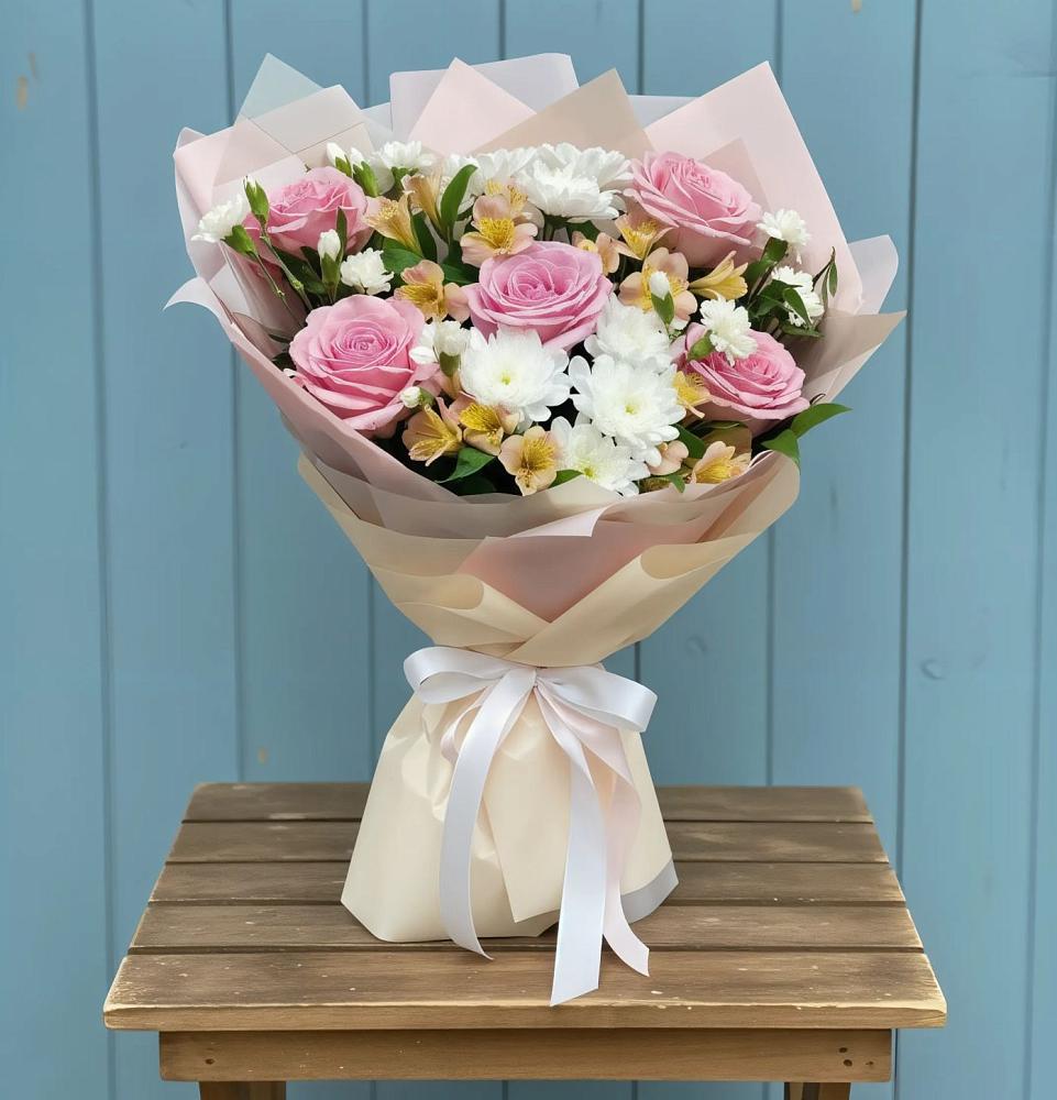 Букет цветов из: Гвоздики, Орхидеи и Розы в Беловское