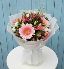 Букет цветов из:  Герберы, Альстромерии и Лизиантусы в Беловское
