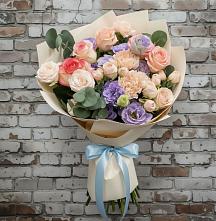 Букет цветов из:  Розы, Лизиантусы и Гвоздики #REPLACE_PRED# Беловское
