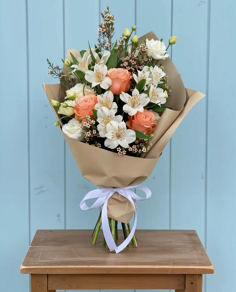 Букет цветов из: Альстромерии, Лизиантусы, Розы и Хризантемы в Беловское