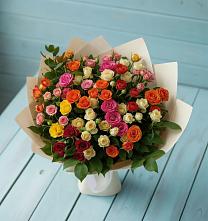 Букет Микс из разноцветных кустовых роз в Беловское